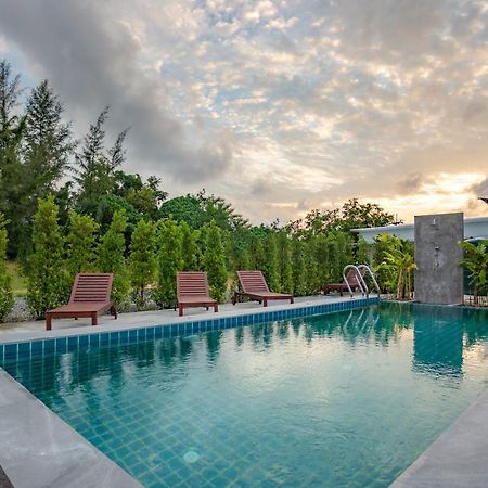 Malinee Resort Бангтао-Біч Екстер'єр фото